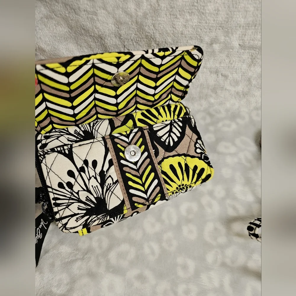 🦋Vera Bradley Crossbody/Wristlet, Convertible - Picture 4 of 11